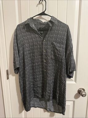 jf j.ferrar Men's Short Sleeve Button-Down Shirt - Charcoal Gray Pattern